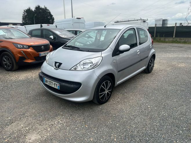 Peugeot 107 1.0e 12V 68ch BLUE LION Trendy CLIM Grise de 2008