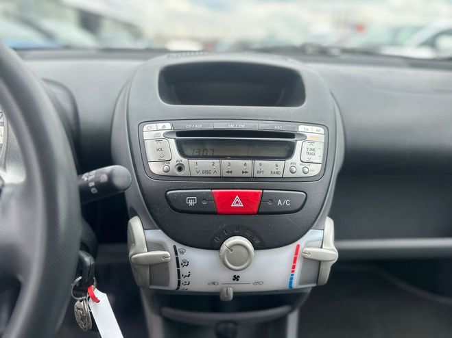 Peugeot 107 1.0e 12V 68ch BLUE LION Trendy CLIM Grise de 2008