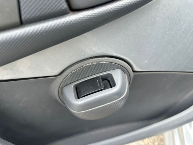 Peugeot 107 1.0e 12V 68ch BLUE LION Trendy CLIM Grise de 2008