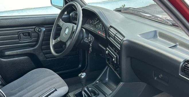 BMW Serie 3 316 TOIT OUVRANT Bordeaux de 1988
