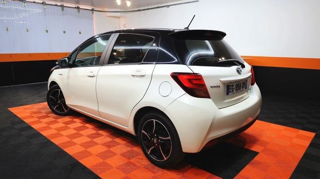 Toyota Yaris HSD 100H COLLECTION 5P Blanc de 2016