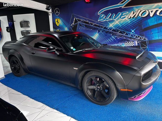 Dodge Challenger SXT V6 DMON  de 2016