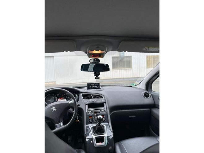 Peugeot 5008 2.0 HDi 16V FAP - 150 - 7pl Business Pac GRISE de 2017