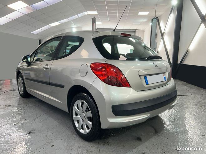 Peugeot 207 1.4i 75Ch  de 2007