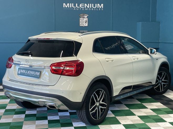Mercedes Classe GLA 200 D ACTIVITY EDITION 7G-DCT Blanc de 2016