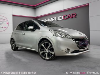  Voir détails -Peugeot 208 1.6 VTi 120ch BVM5 FELINE // TOIT PANORA à Pertuis (84)
