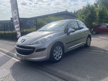  Voir détails -Peugeot 207 STYLE 1.4 VTI - 16V 95CV à Darntal (76)