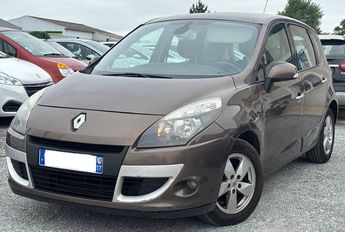  Voir détails -Renault Scenic III (J95) 1.5 dCi 110ch Business à Saint-Mdard-d'Aunis (17)