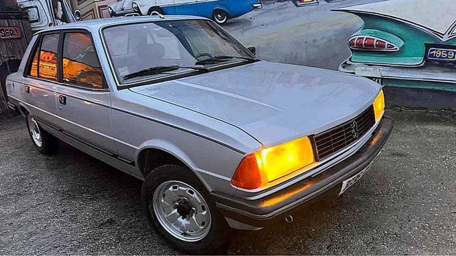 Peugeot 305 GT REPRISE POSSIBLE CYCLO 50 CC RACING M Gris Clair Mtallis de 1984