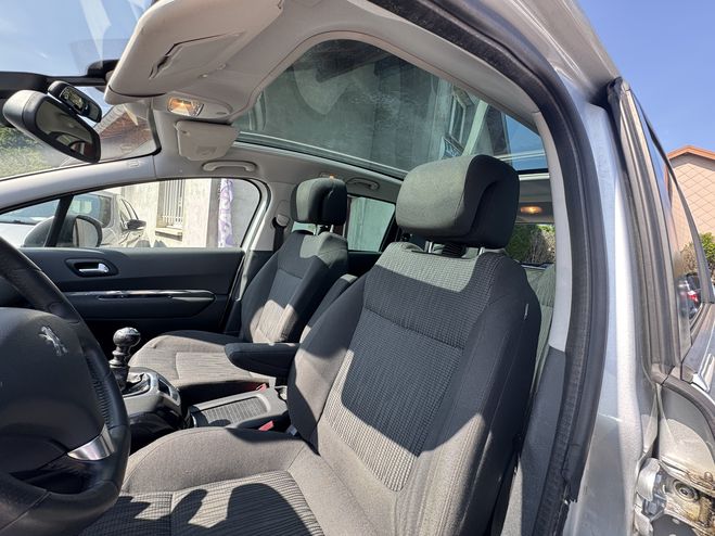 Peugeot 5008 2.0 HDI FAP ALLURE 7PL GRIS F de 2012