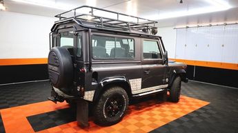  Voir détails -Land rover Defender SW 90 2.5 TD TOMB RAIDER à Beauchamp (95)