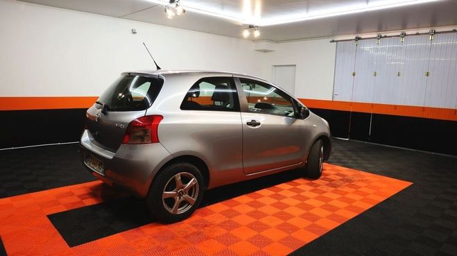 Toyota Yaris 69 VVT-I 3P Gris de 2008