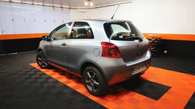 Toyota Yaris 69 VVT-I 3P Gris de 2008