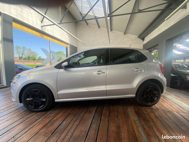 Volkswagen Polo 1.4 TDI BlueMotion 90 V 6R Carat PHASE 2 Gris de 2017