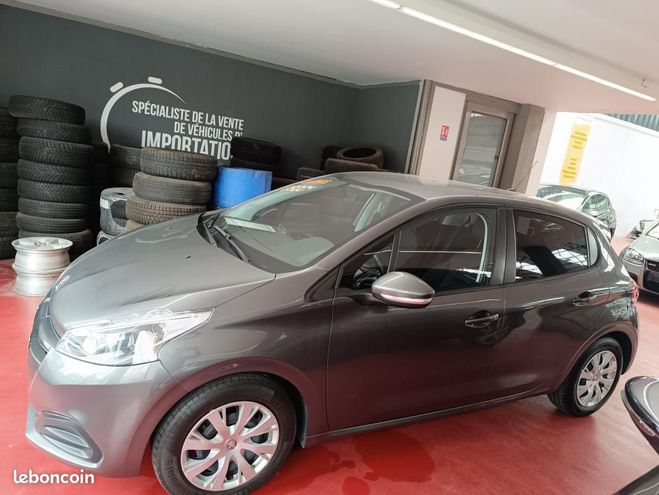 Peugeot 208 1.2 ess 82ch Finition Business confort p Gris de 2019