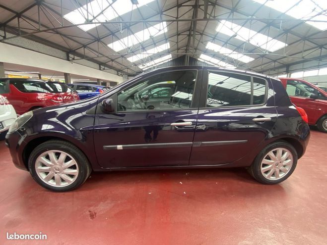 Renault Clio 1.6i 16V 110 III BERLINE Dynamique PHASE Violet de 2007