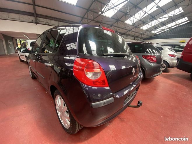 Renault Clio 1.6i 16V 110 III BERLINE Dynamique PHASE Violet de 2007