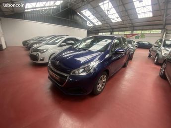  Voir détails -Peugeot 208 1.2 essence 12V S&S 82 BV ETG5 BERLINE A à Bthune (62)