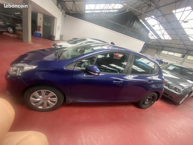 Peugeot 208 1.2 essence 12V S&S 82 BV ETG5 BERLINE A Bleu de 2017