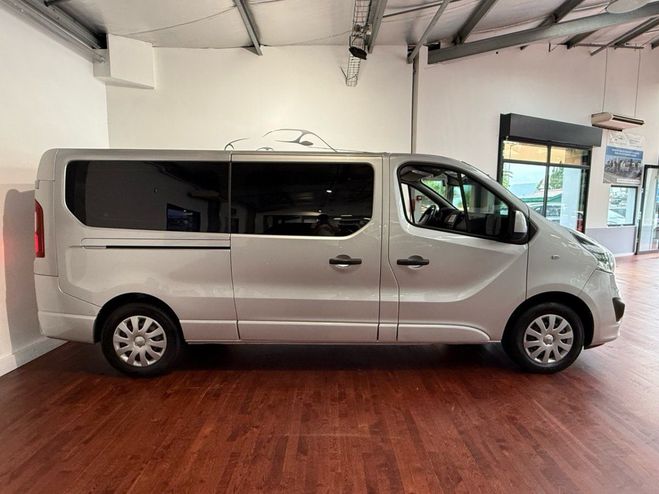 Opel Vivaro COMBI 1.6 CDTI BITURBO 125 K2900 L2H1 PA Gris F de 2016