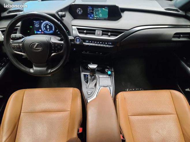 Lexus UX 250H 152ch 4WD Luxe BVA Gris de 2020