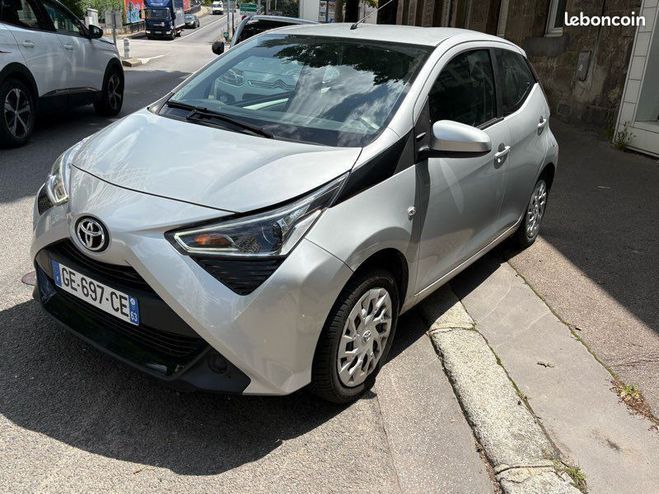 Toyota Aygo 1.0 VVTI 2022 15000 kms CarPlay Android  Gris de 2022