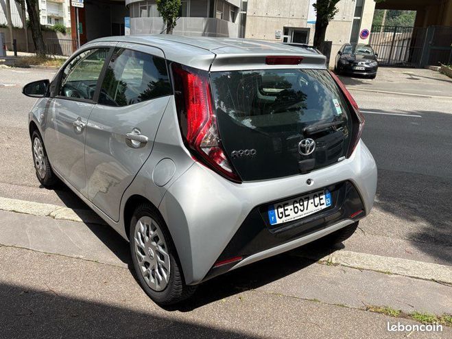 Toyota Aygo 1.0 VVTI 2022 15000 kms CarPlay Android  Gris de 2022