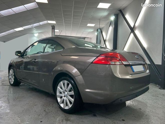 Ford Focus CC 2.0i 145Ch BVA 1re Main Pininfarina  de 2010