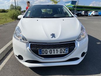  Voir détails -Peugeot 208 1.6 E-HDI FAP STYLE 5P à Voreppe (38)