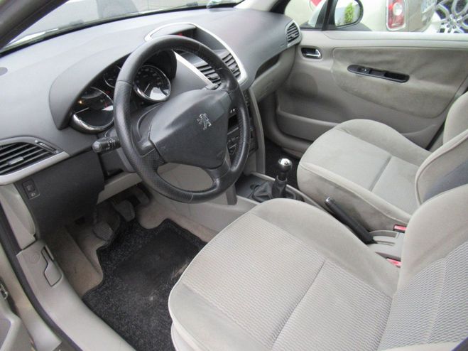 Peugeot 207 1.4 TRENDY 5P Gris C de 2006