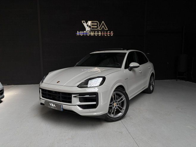 Porsche Cayenne (3) 3.0 E-HYBRID Gris Clair de 2024