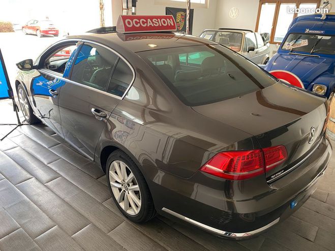 Volkswagen Passat VII 2.0 TDI 140 Carat Edition DSG6 4 Por Marron de 2012