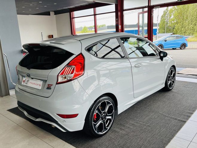 Ford Fiesta 1,6 200 EDITION LIMITED PACK PERFORMANCE GRIS de 2016