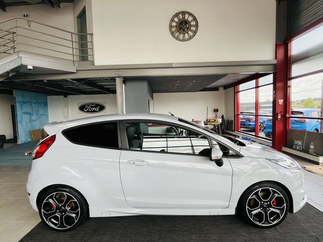 Ford Fiesta 1,6 200 EDITION LIMITED PACK PERFORMANCE GRIS de 2016