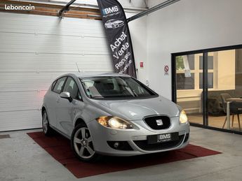  Voir détails -Seat Leon II 2l fsi 150cv (Jantes 17, cuir, xenon, à Dunkerque (59)