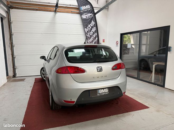 Seat Leon II 2l fsi 150cv (Jantes 17, cuir, xenon, Gris de 2007