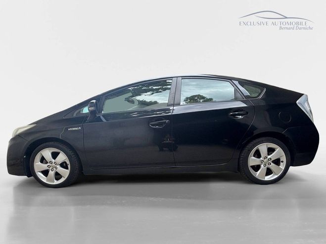 Toyota Prius III 136h Dynamic 17