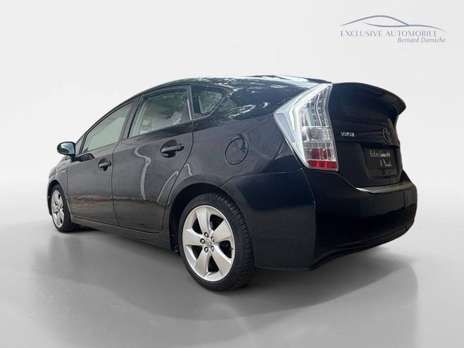 Toyota Prius III 136h Dynamic 17