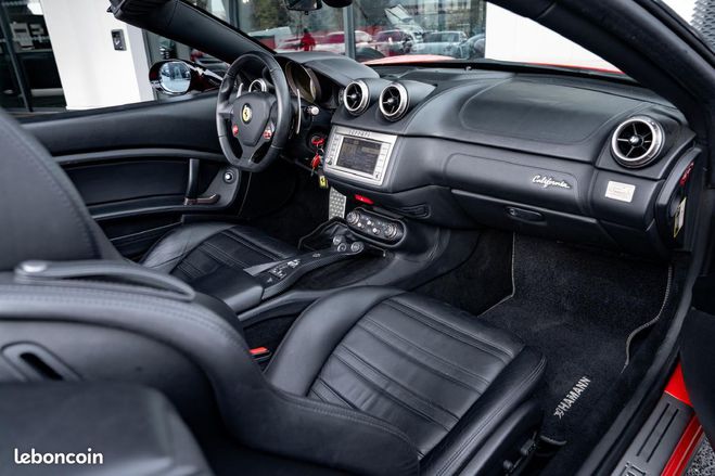 Ferrari California cabriolet v8 460cv Rouge de 2010