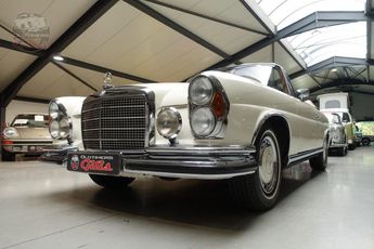  Voir détails -Mercedes 220 220SE à Aarschot (32)