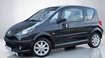  Voir détails -Peugeot 1007 1.6i 110ch (7 cv) 16V - BVM5 - 3 Portes  à Thiers (63)