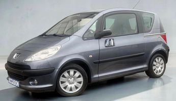  Voir détails -Peugeot 1007 1.4i 75ch (5 cv) 8V - BVM5 - 3 Portes -  à Thiers (63)