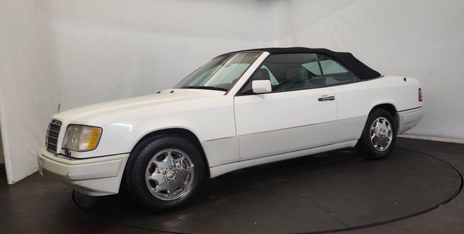 Mercedes Classe E E320 cabriolet Blanc de 1995