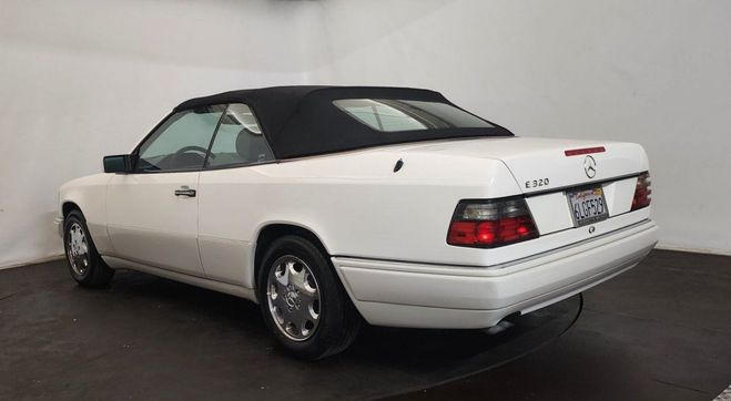 Mercedes Classe E E320 cabriolet Blanc de 1995