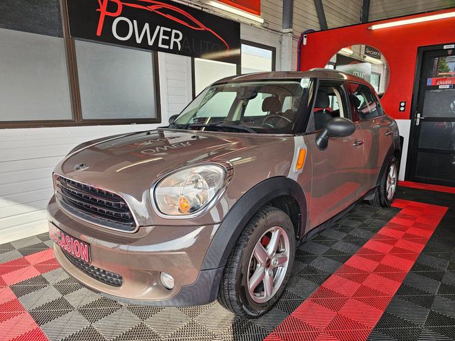 Mini One country. Marron de 2012
