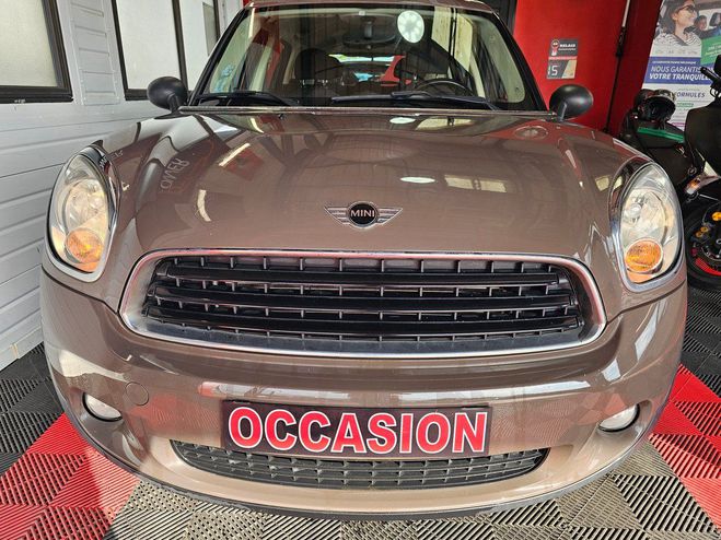 Mini One country. Marron de 2012