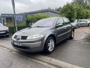  Voir détails -Renault Megane II 1.6i - 115CV à Darntal (76)