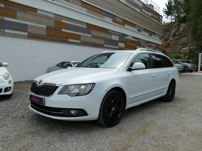 Skoda Superb COMBI 2.0 TDI 140 Ch DSG7 TOIT OUVRANT Blanc de 2015