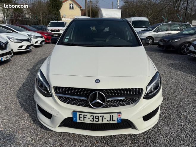 Mercedes Classe B 200 d 7-G DCT amg line toit ouvrant car  Blanc de 2016