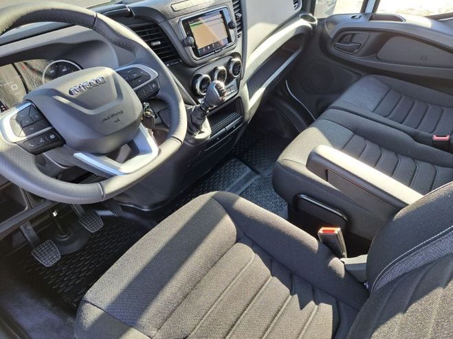 Iveco Daily FOURGON 35S16 L3 Blanc de 2023